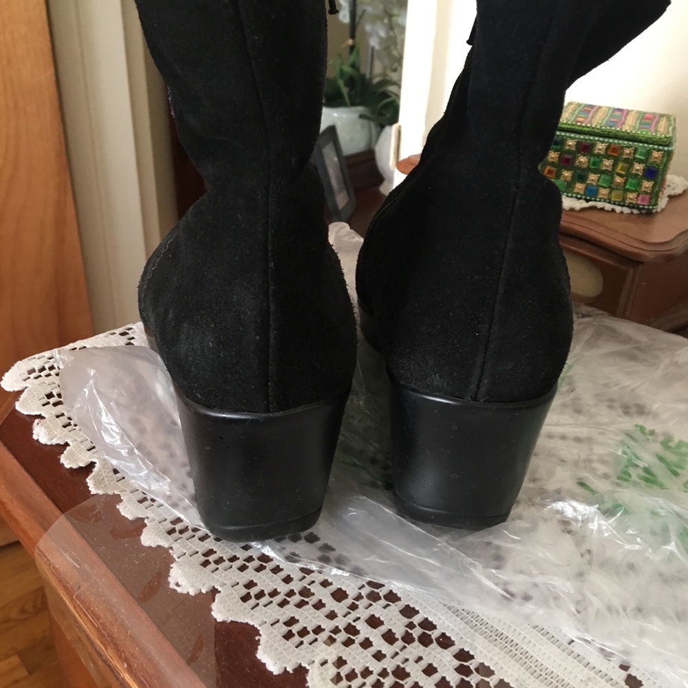 Boots - Picture 2 of 2
